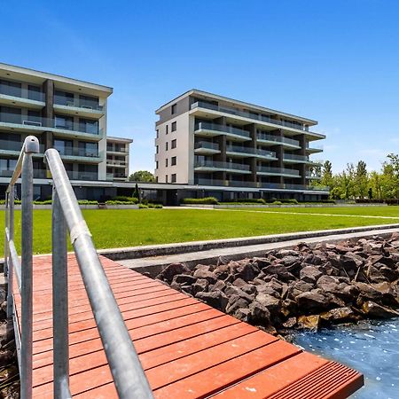 Lake Side Luxury Steps To The Lake Lela - Happy Rentals Balatonlelle Exteriör bild