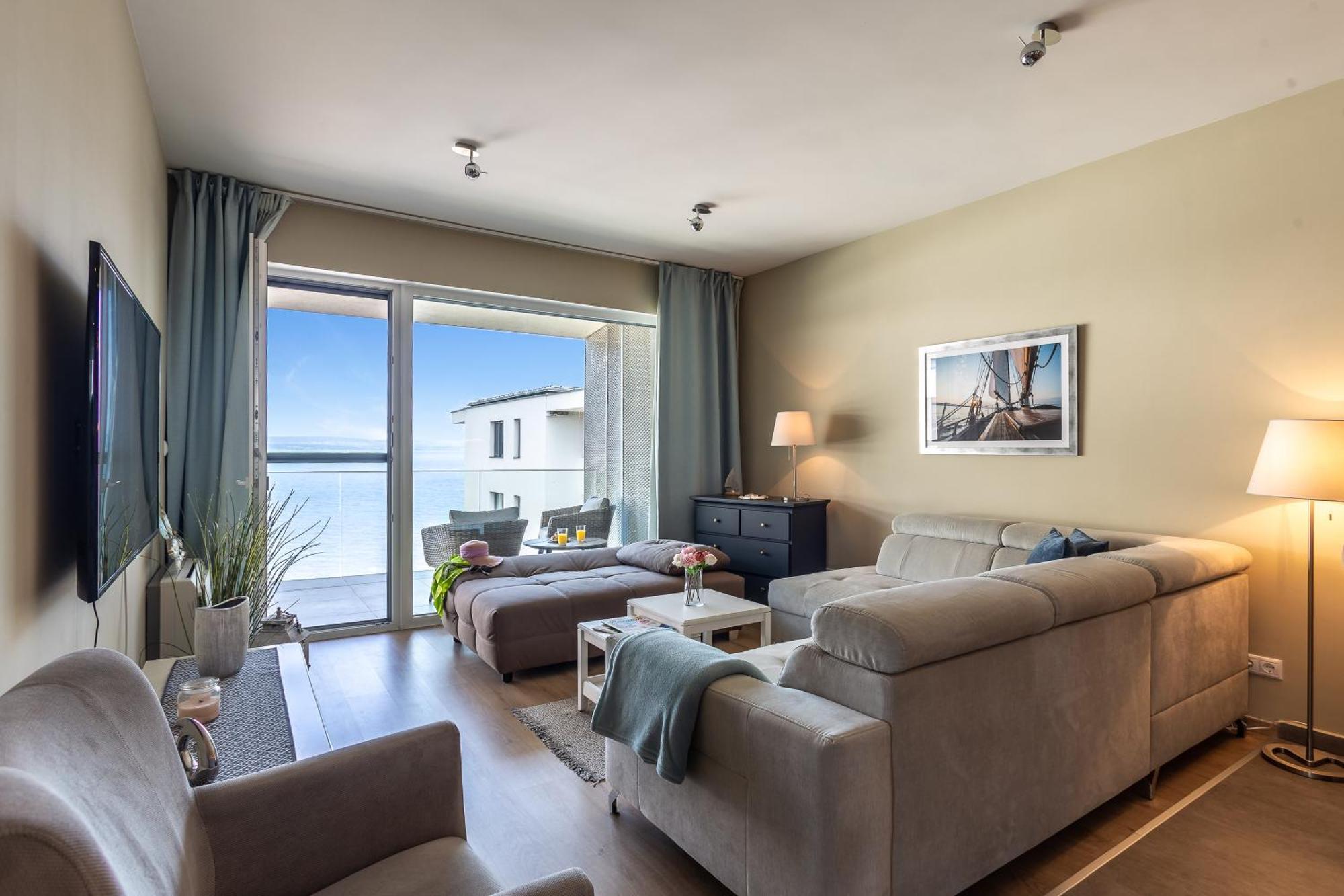 Lake Side Luxury Steps To The Lake Lela - Happy Rentals Balatonlelle Exteriör bild