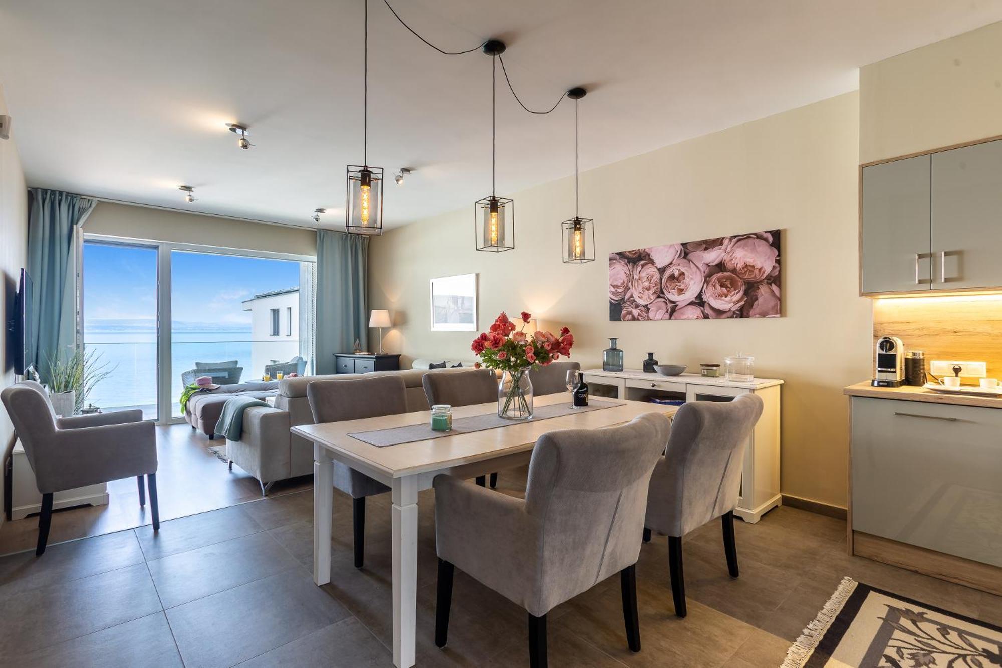 Lake Side Luxury Steps To The Lake Lela - Happy Rentals Balatonlelle Exteriör bild