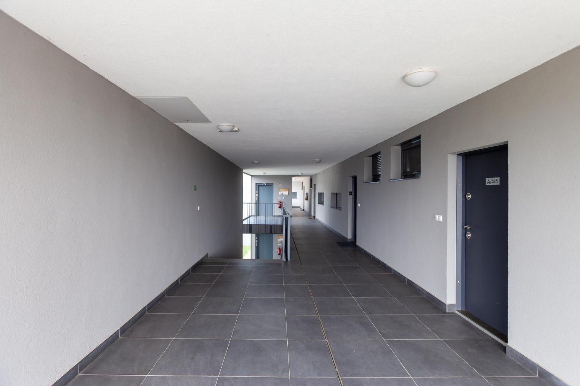 Lake Side Luxury Steps To The Lake Lela - Happy Rentals Balatonlelle Exteriör bild
