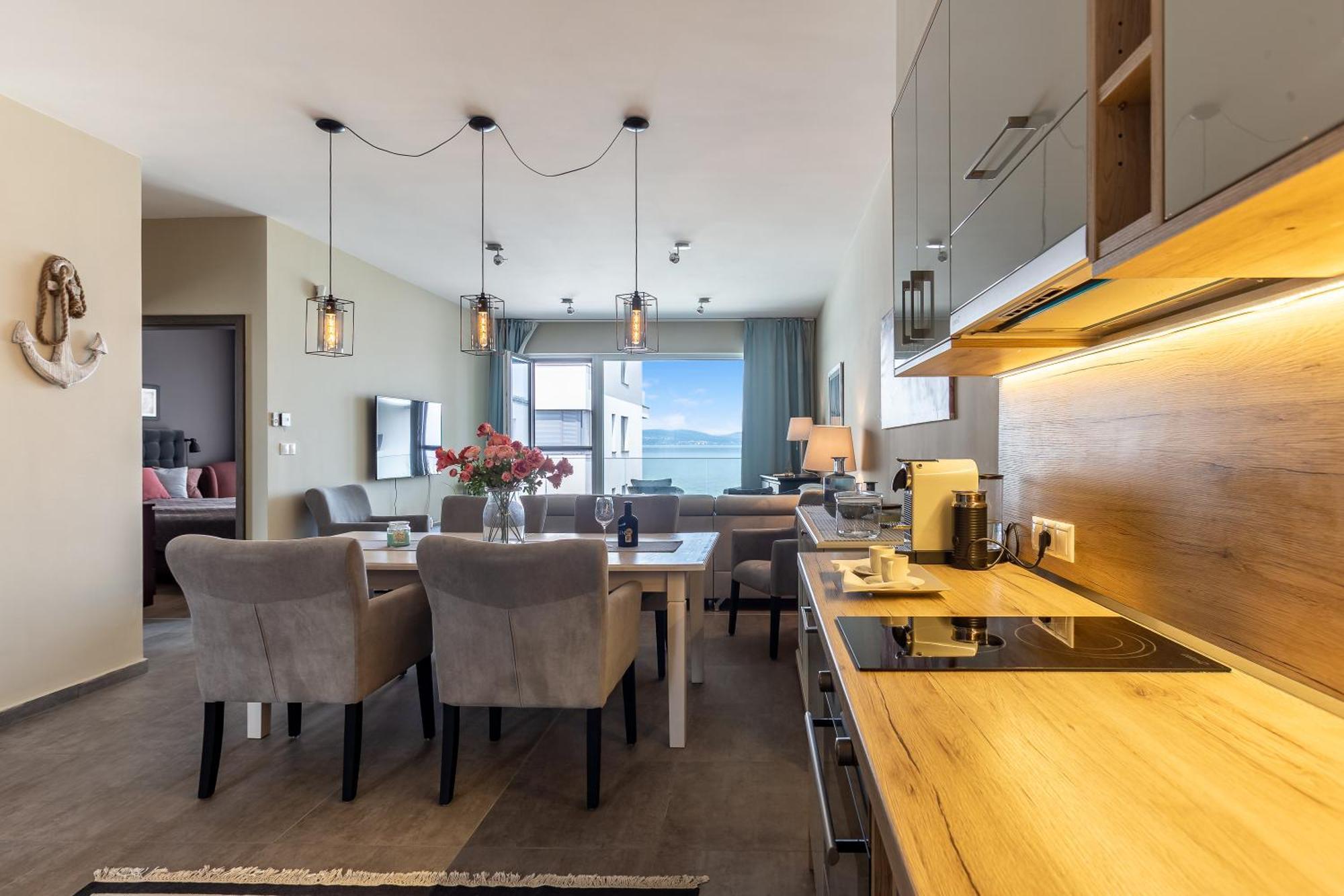 Lake Side Luxury Steps To The Lake Lela - Happy Rentals Balatonlelle Exteriör bild
